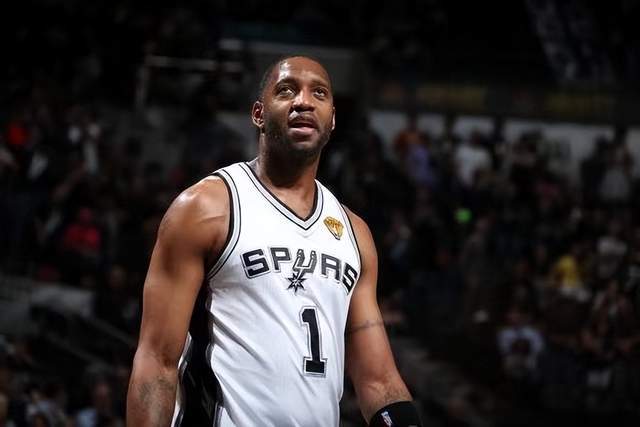 刘铮因崴脚缺阵 袁堂文肌腱撕裂需修养一个月