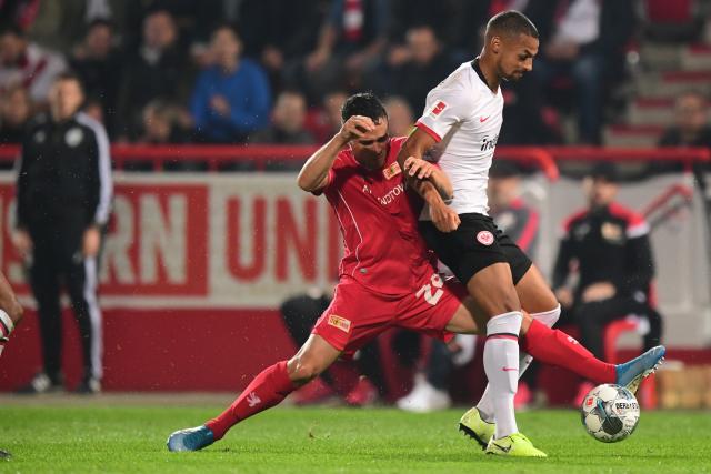 浓眉36+16詹姆斯26+10 湖人险胜步行者3连胜