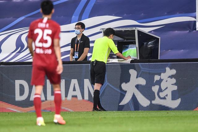 王哲林25分上海胜天津 胡金秋22+10广厦胜深圳